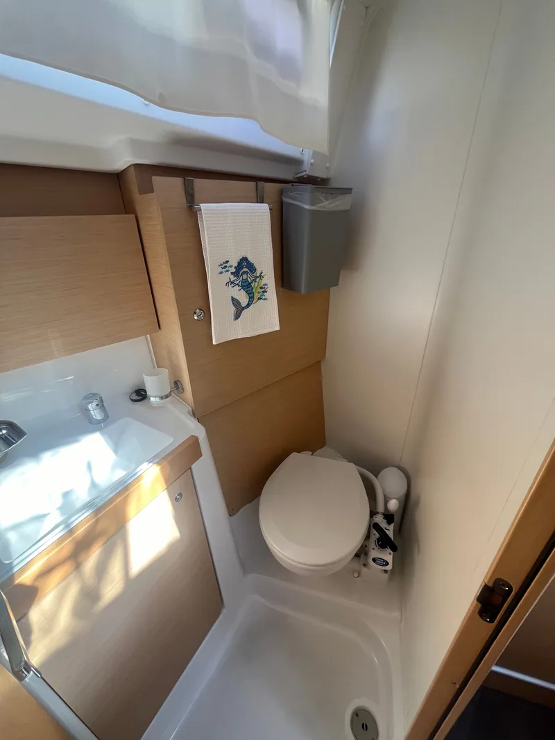 Slide: The Image of Beneteau Oceanis 38.1 2019 - 44