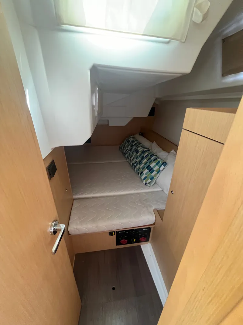 Slide: The Image of Beneteau Oceanis 38.1 2019 - 45