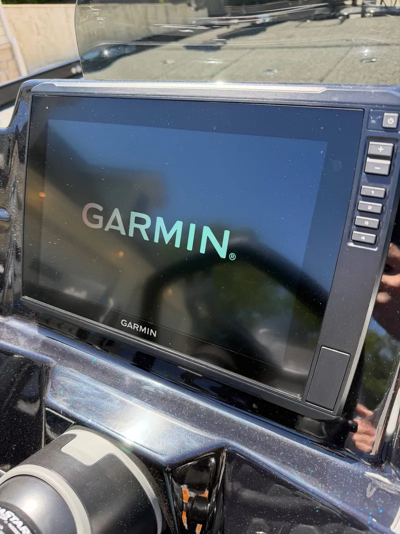 Slide: The Image of Garmin display in Bass Cat Cougar FTD 2026 boat. - 12