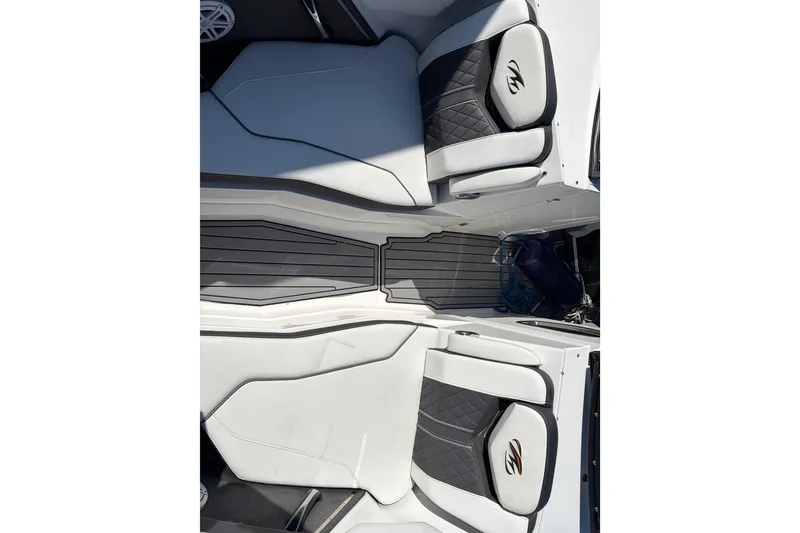 Slide: The Image of Interior of a 2019 Monterey 278SS Super Sport boat with stylish seating. - 13