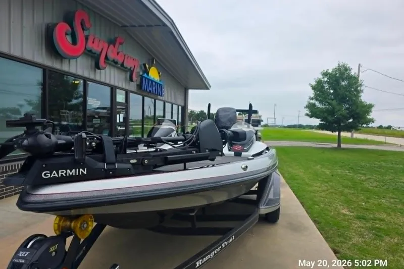 Slide: The Image of 2017 Ranger Z519 boat with Garmin equipment at Sundown Marine dealership. - 7