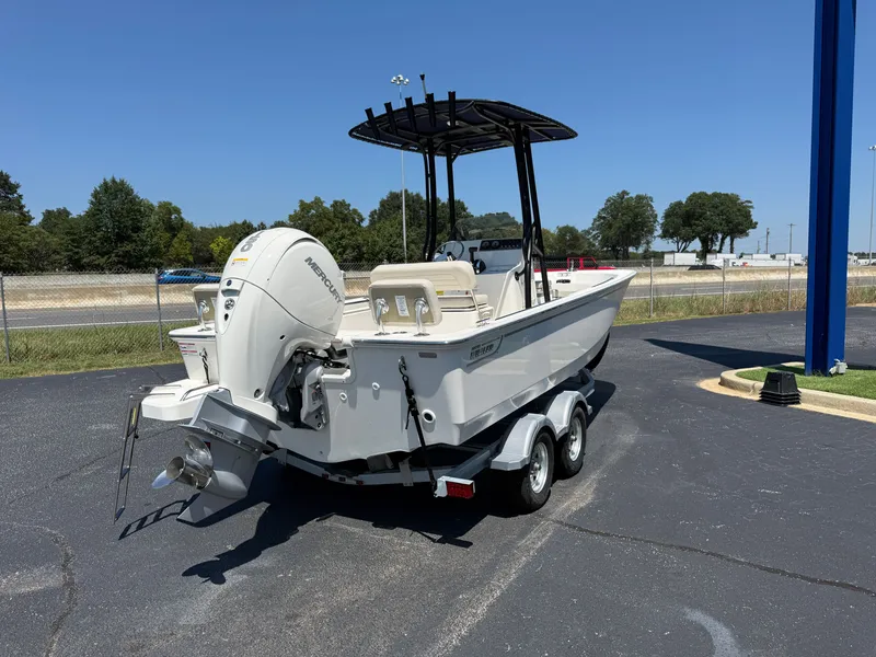 Slide: The Image of Boston Whaler 190 Montauk 2027 - 3