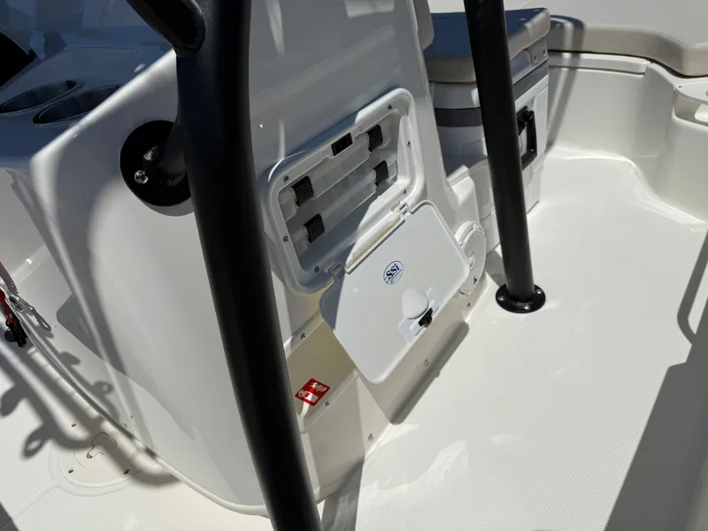 Slide: The Image of Boston Whaler 190 Montauk 2027 - 9