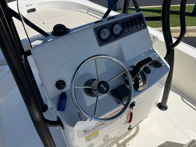 Slide: The Image of Boston Whaler 190 Montauk 2027 - 6