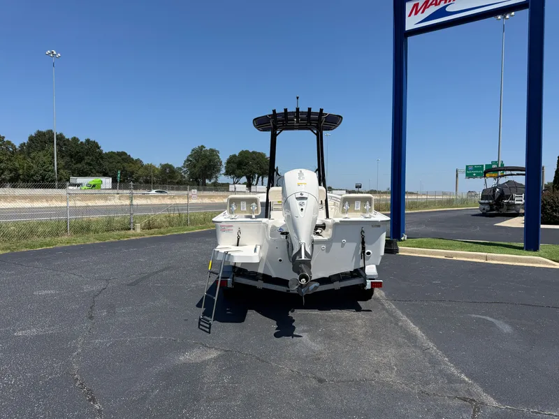 Slide: The Image of Boston Whaler 190 Montauk 2027 - 4