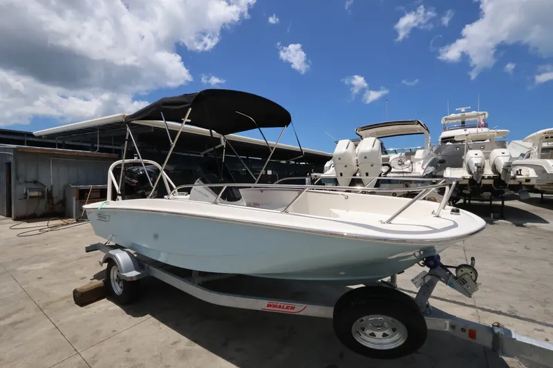 Slide: The Image of Boston Whaler 160 Super Sport 2027 - 6