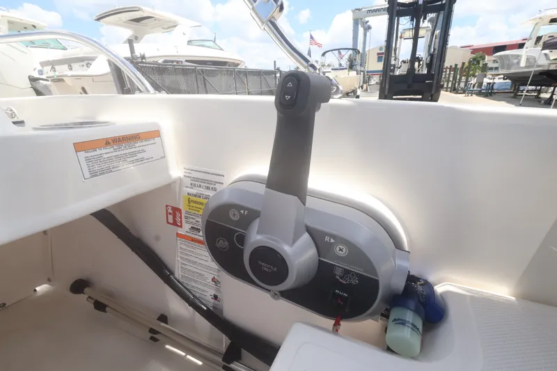 Slide: The Image of Boston Whaler 160 Super Sport 2027 - 11