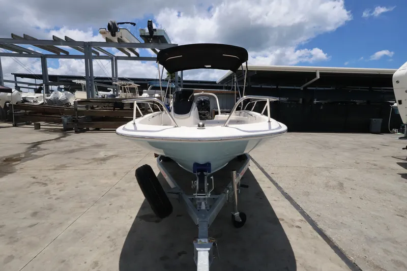 Slide: The Image of Boston Whaler 160 Super Sport 2027 - 7