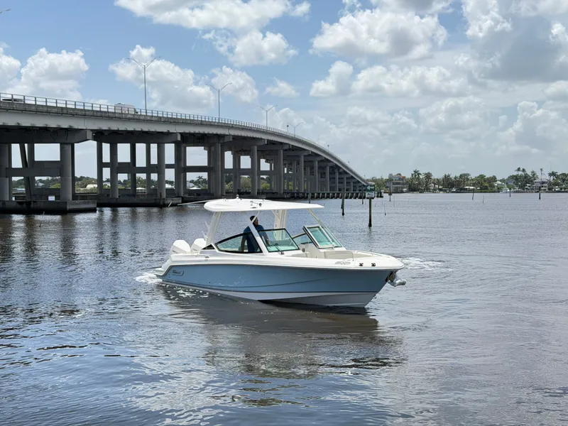 Slide: The Image of Boston Whaler 280 Vantage 2027 - 2