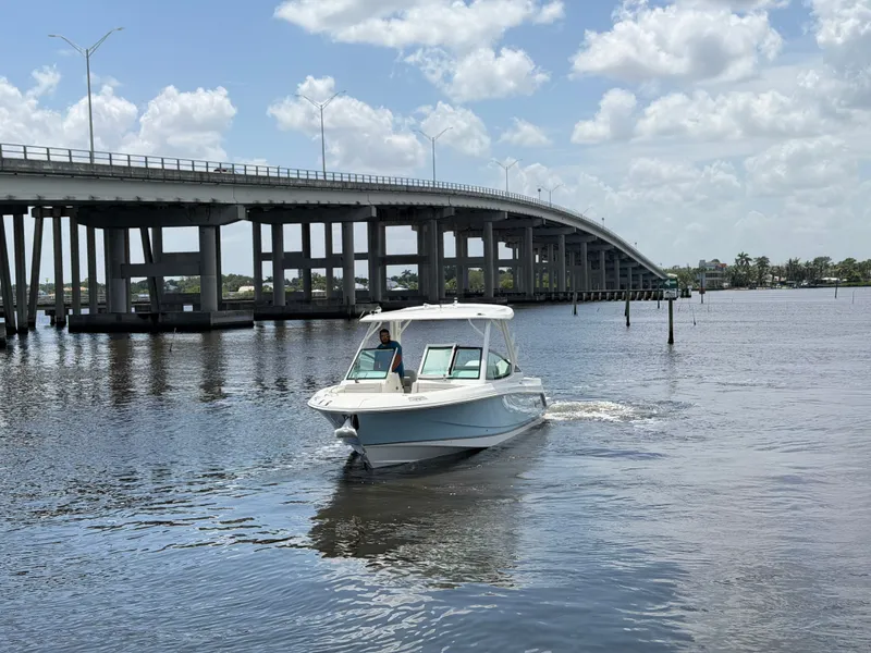 Slide: The Image of Boston Whaler 280 Vantage 2027 - 7