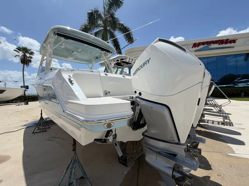 Slide: The Image of Boston Whaler 280 Vantage 2027 - 10