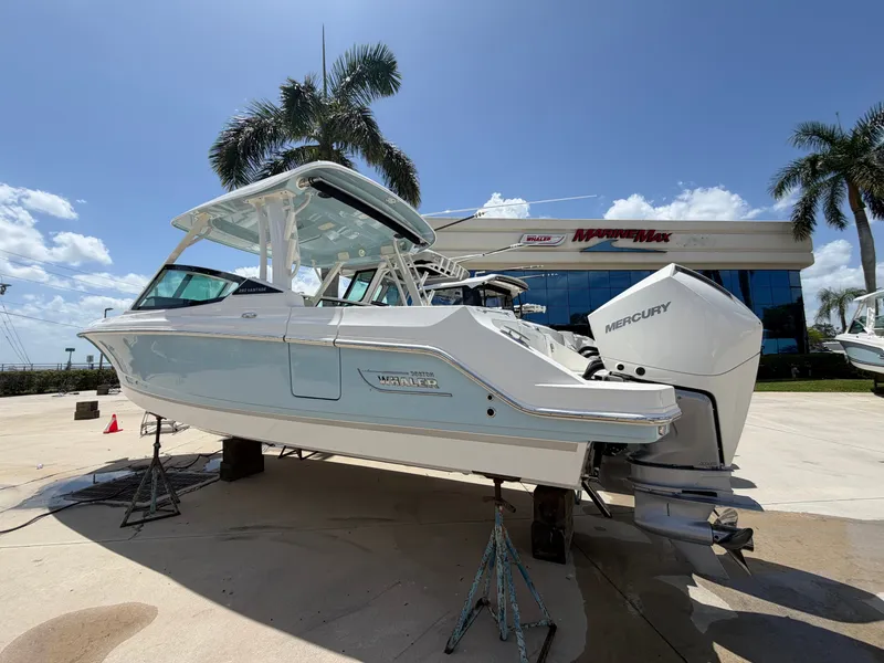 Slide: The Image of Boston Whaler 280 Vantage 2027 - 9