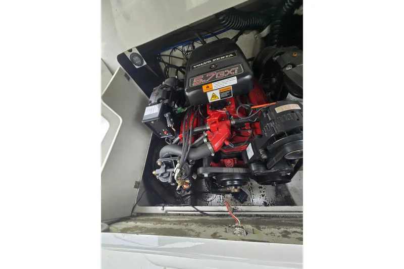 Slide: The Image of Engine compartment of a 2001 Four Winns 230 Horizon boat with Volvo Penta 5.7GXi engine. - 21