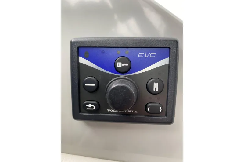 Slide: The Image of Control panel of a 2007 Formula 40 Performance Cruiser with Volvo Penta EVC system. - 7