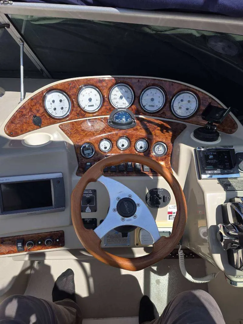 Slide: The Image of Rinker Fiesta Vee 312 2003 - 27