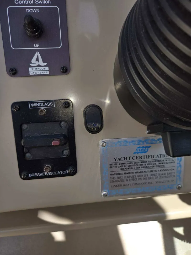Slide: The Image of Rinker Fiesta Vee 312 2003 - 42