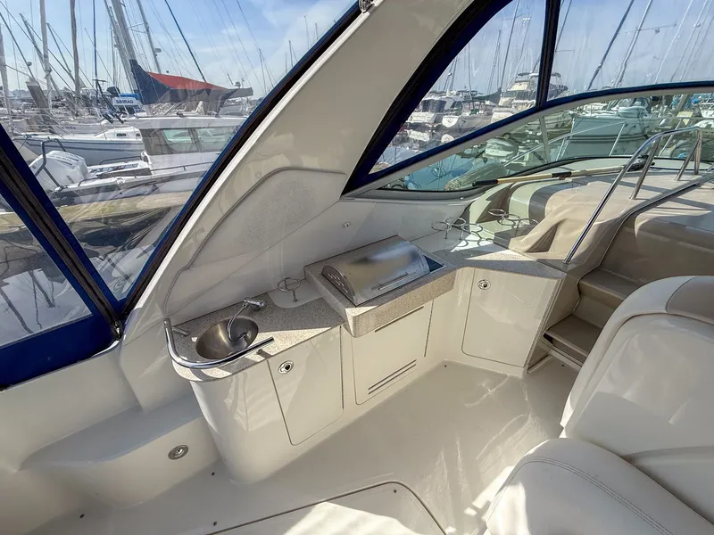 Slide: The Image of Sea Ray Sundancer 330 2010 - 11