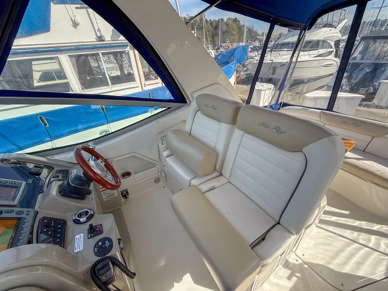 Slide: The Image of Sea Ray Sundancer 330 2010 - 12