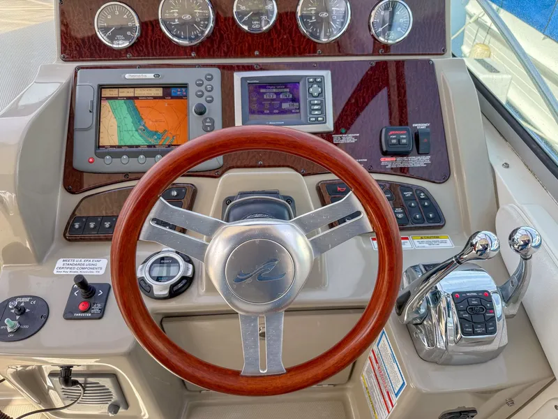 Slide: The Image of Sea Ray Sundancer 330 2010 - 15