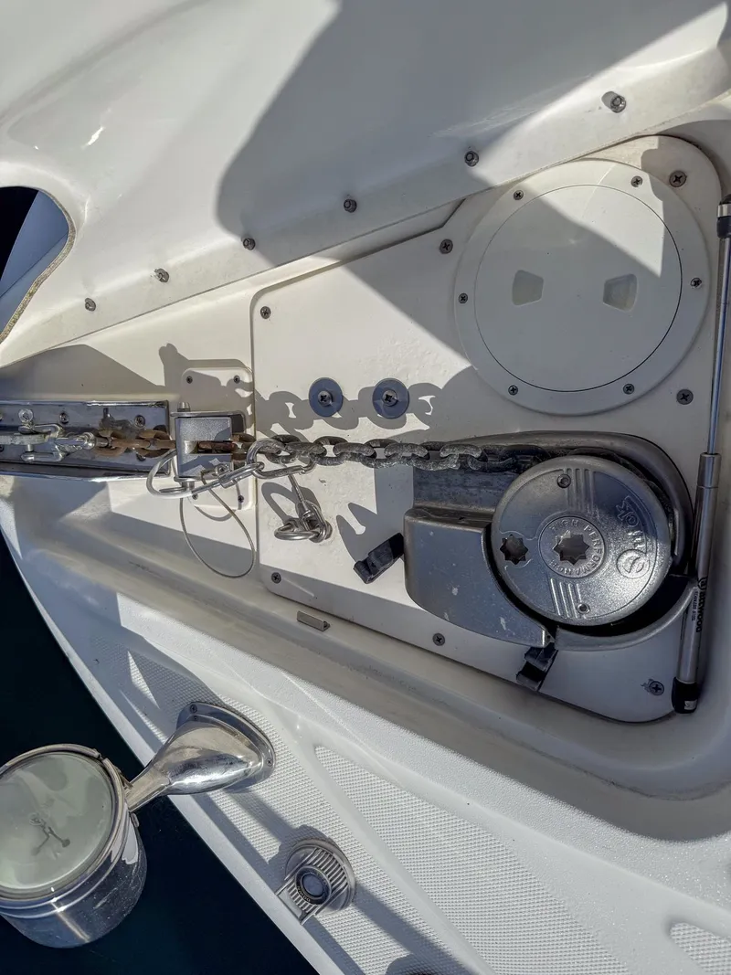 Slide: The Image of Sea Ray Sundancer 330 2010 - 17