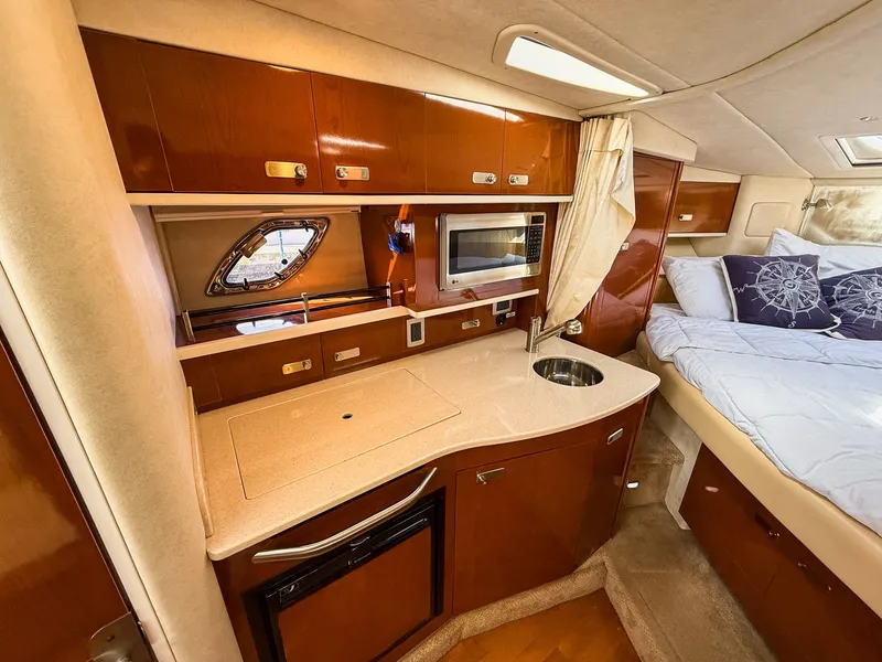 Slide: The Image of Sea Ray Sundancer 330 2010 - 25