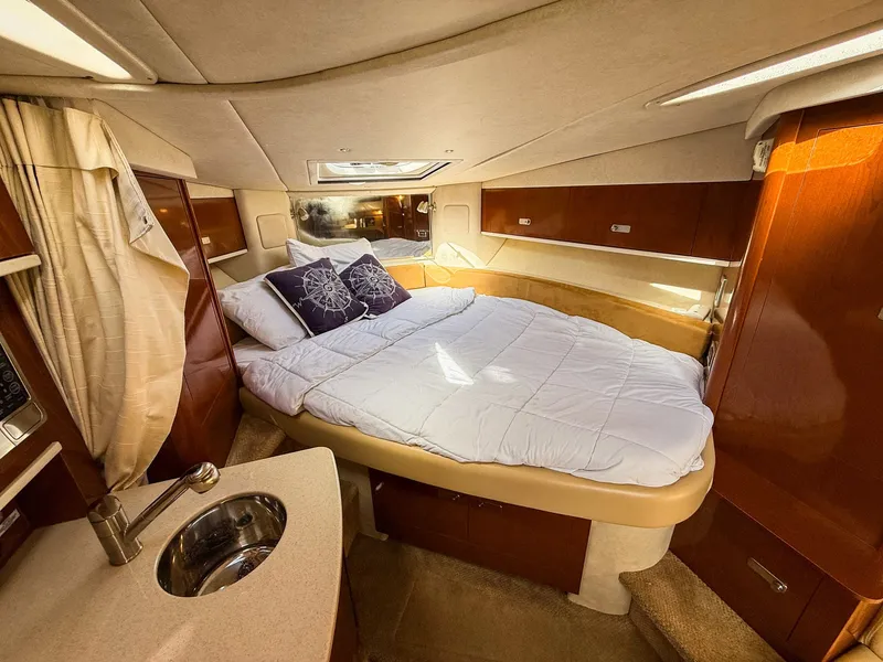 Slide: The Image of Sea Ray Sundancer 330 2010 - 26