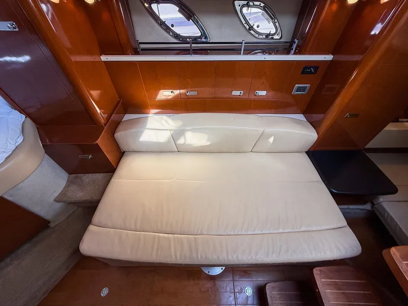 Slide: The Image of Sea Ray Sundancer 330 2010 - 30
