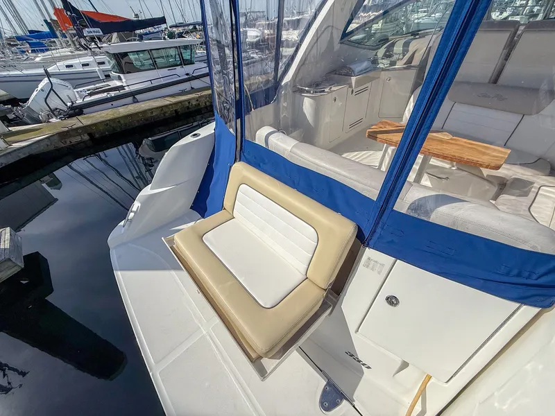 Slide: The Image of Sea Ray Sundancer 330 2010 - 4