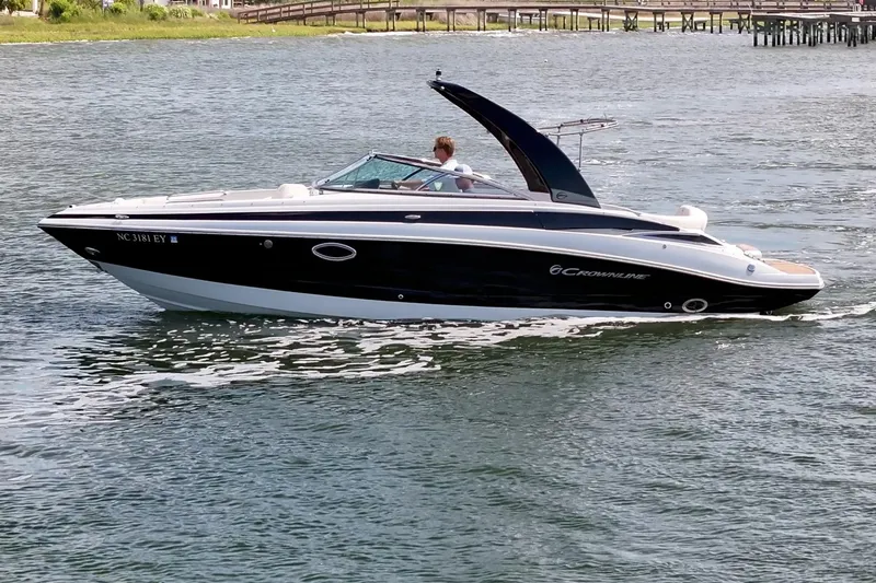 The Image of 2017 Crownline 275 SS boat cruising on a sunny day. - 0