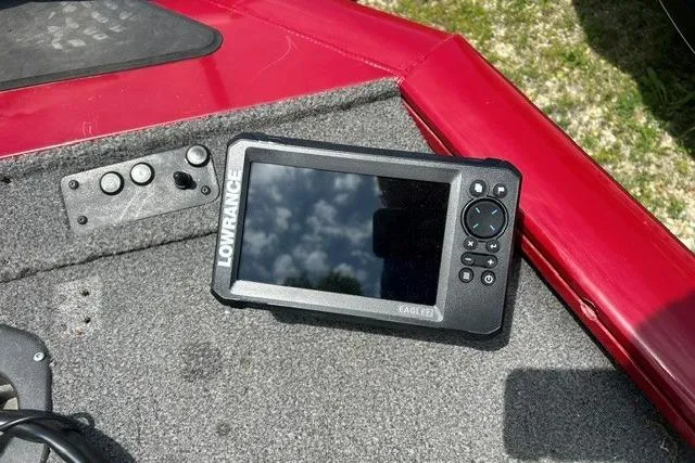 Slide: The Image of Lowrance fish finder on 2023 Tracker Pro Team 195 TXW Tournament Edition boat deck. - 4