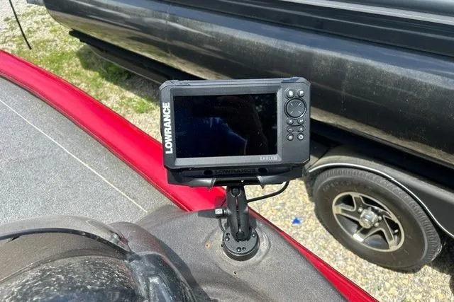 Slide: The Image of Lowrance fish finder on 2023 Tracker Pro Team 195 TXW Tournament Edition boat. - 6