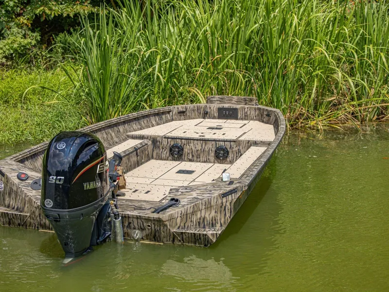 Slide: The Image of Excel Boats Tomahawk 183, 2026, in water, featuring Yamaha engine. - 14