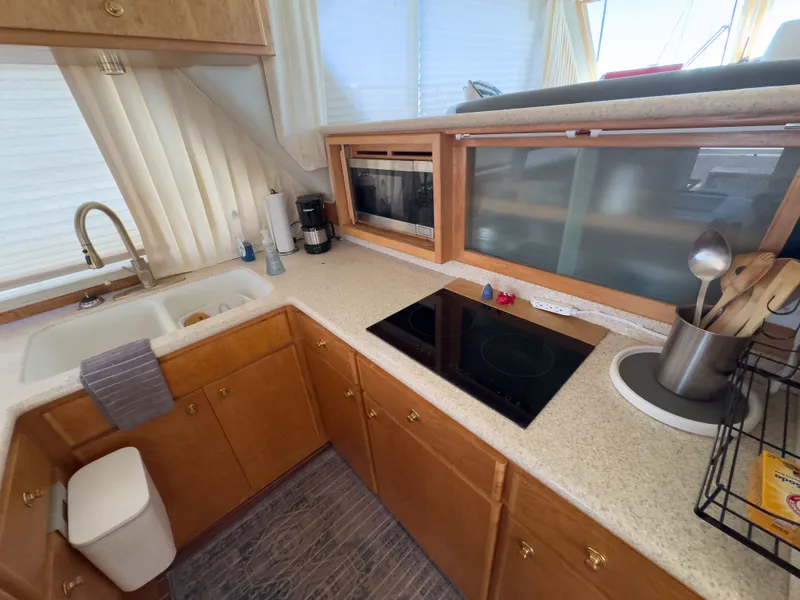 Slide: The Image of Kitchen area on Navigator 5300 yacht, year 1999. - 29