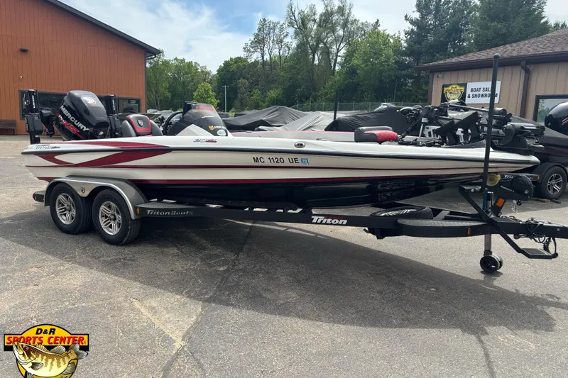 The Image of 2018 Triton 20 TrX boat on trailer at D&R Sports Center. - 0