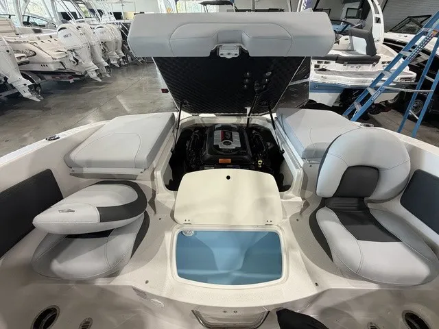 Slide: The Image of Chaparral 21 SSi Ski & Fish 2026 - 5