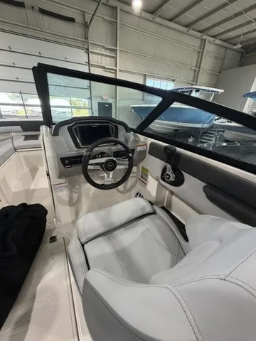Slide: The Image of Chaparral 21 SSi Ski & Fish 2026 - 9