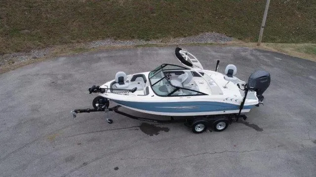 The Image of Chaparral 21 SSi Ski & Fish OB 2026 - 1