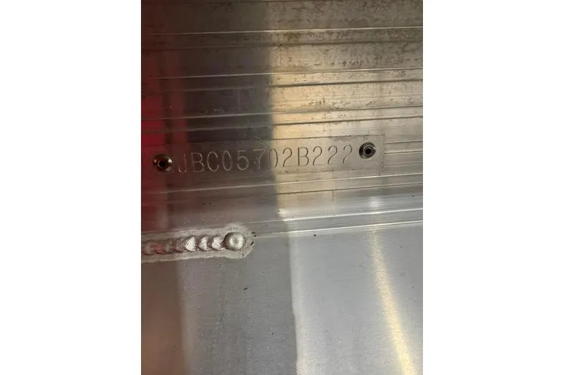 Slide: The Image of Serial number on 2022 Veranda Vista View22RC TT boat hull. - 15