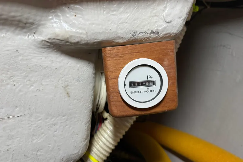 Slide: The Image of Engine hour meter on 1986 CAL 33 boat, showing 2621 hours. - 35