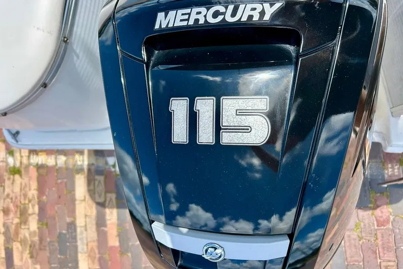 Slide: The Image of Mercury 115 outboard motor on 2008 Hurricane FunDeck 226 RE boat. - 13