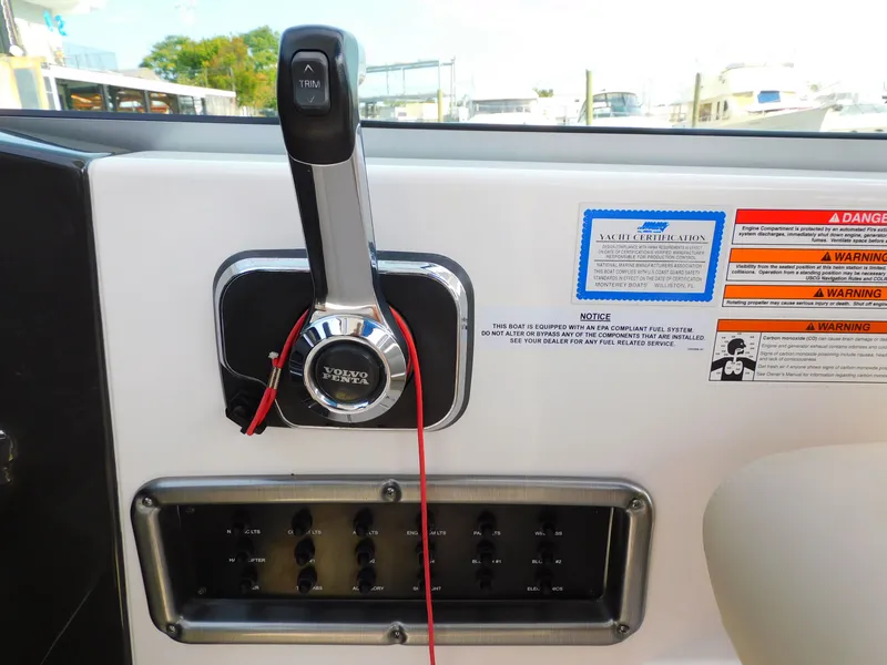 Slide: The Image of Monterey SPORT YACHT 295 control panel with Volvo Penta lever, 2019 model. - 28
