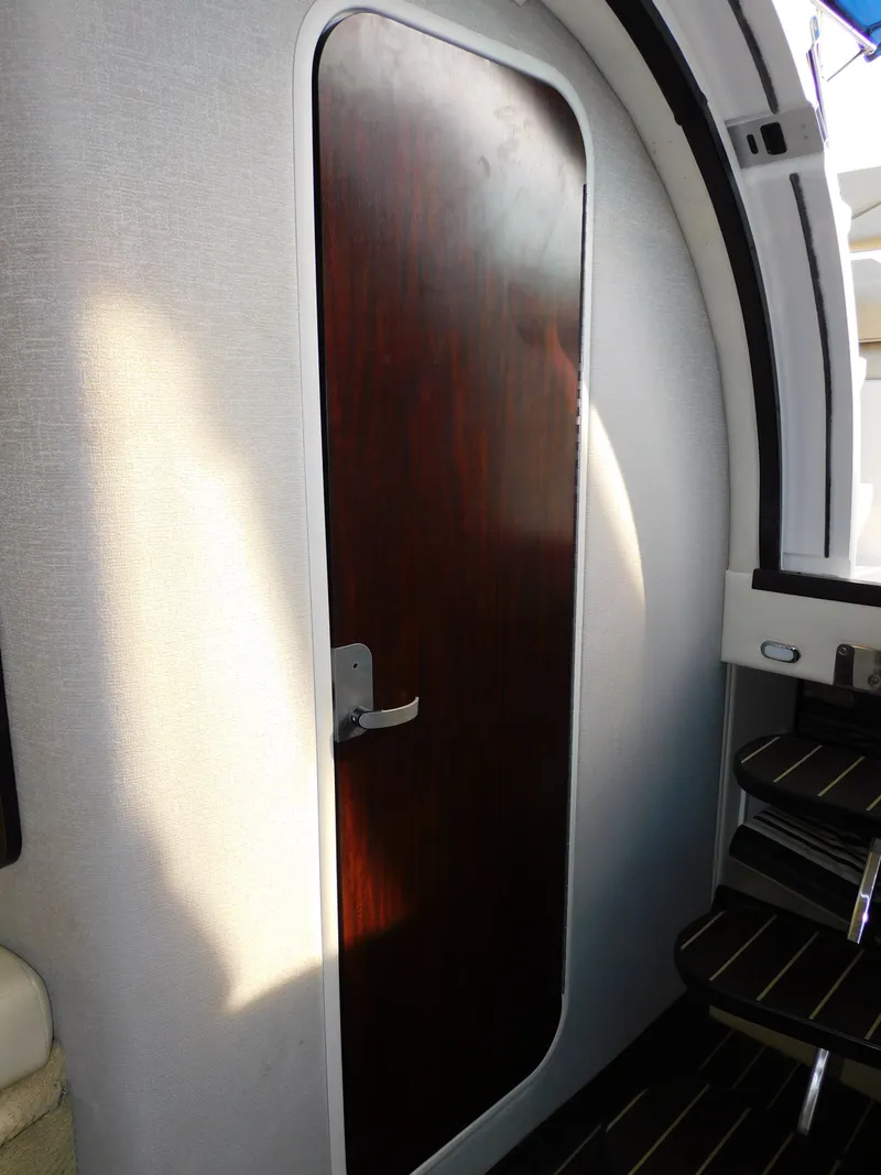 Slide: The Image of Monterey SPORT YACHT 295 2019 - 44