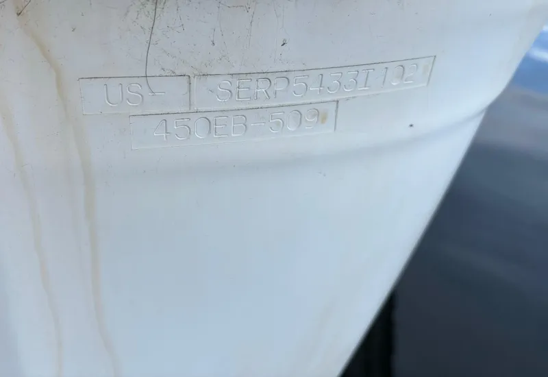 Slide: The Image of Hull identification number on 2002 Sea Ray 450 Express Bridge boat. - 52