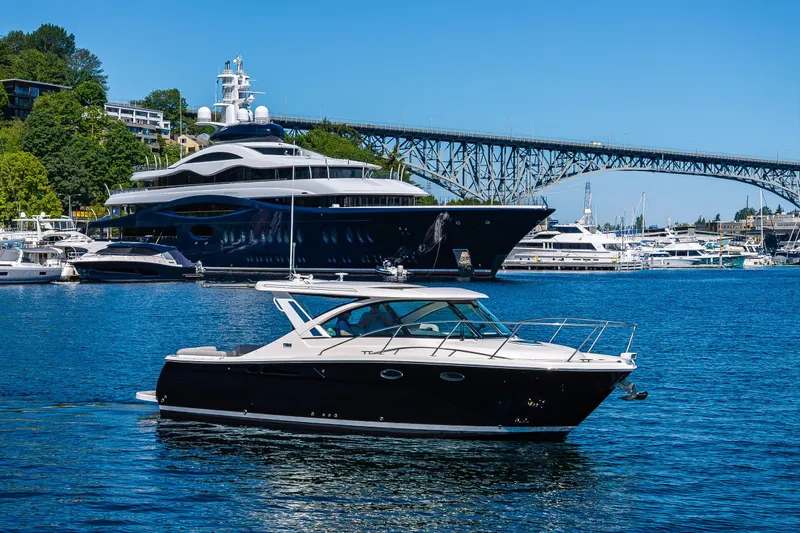 Slide: The Image of 2018 Tiara Yachts 31 with Maserati Metalic Blue paint - 2