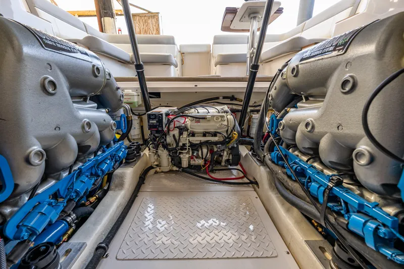 Slide: The Image of Twin 6.0 L MPI Cruisader V-8 Power - 41