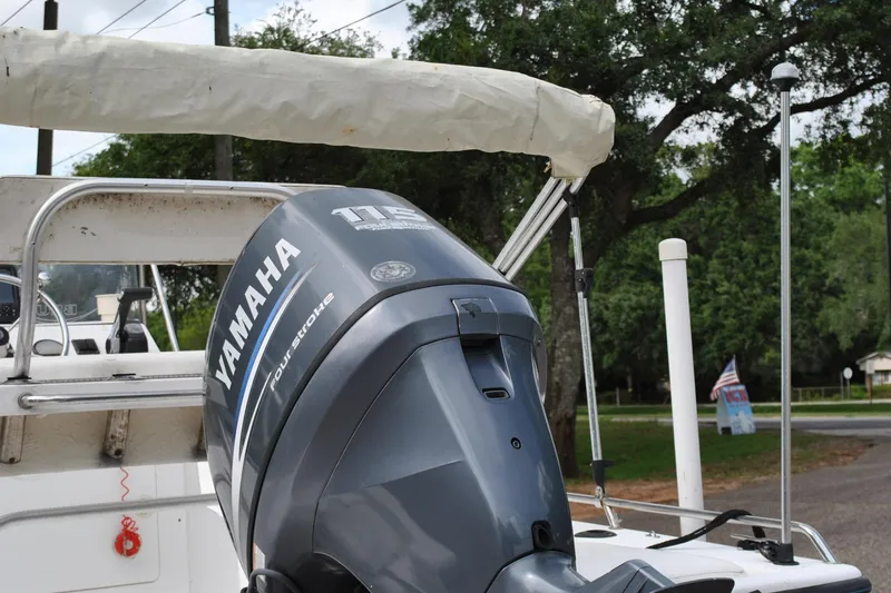 Slide: The Image of 2007 Blue Wave 180 V-Bay boat with Yamaha 115 four-stroke outboard motor. - 12