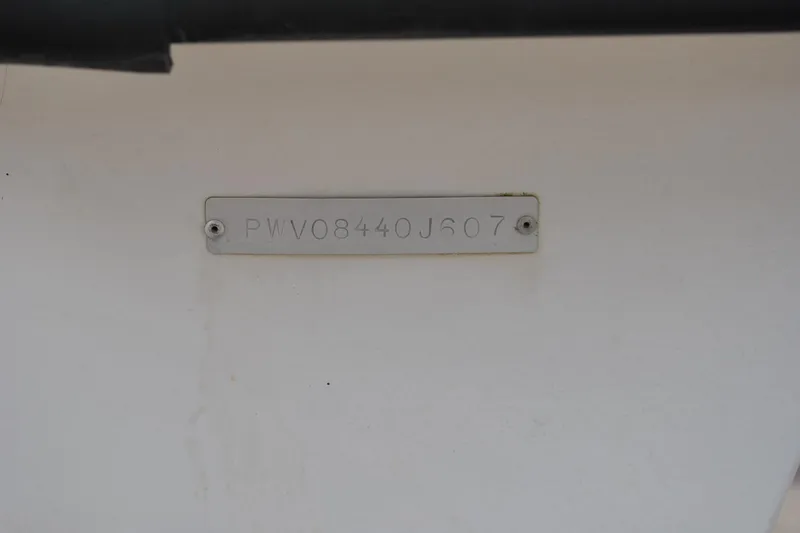 Slide: The Image of Hull identification number on a 2007 Blue Wave 180 V-Bay boat. - 8