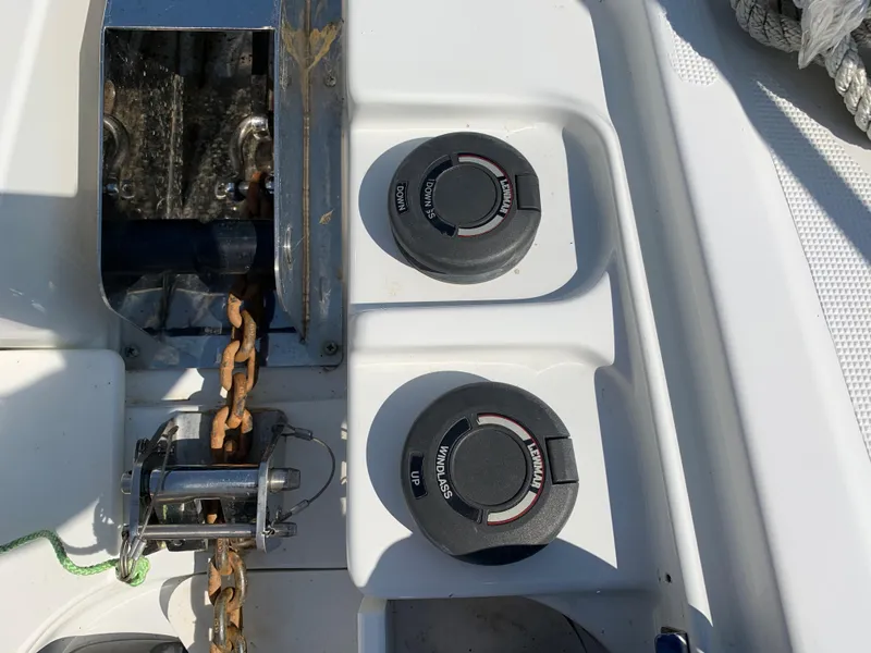Slide: The Image of 2005 Formula 34 Performance Cruiser anchor controls and chain on deck. - 45