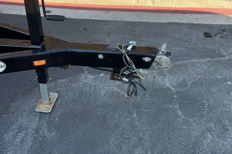 Slide: The Image of Trailer hitch of a 2018 Bentley Pontoons 180 CRUISE on asphalt surface. - 23