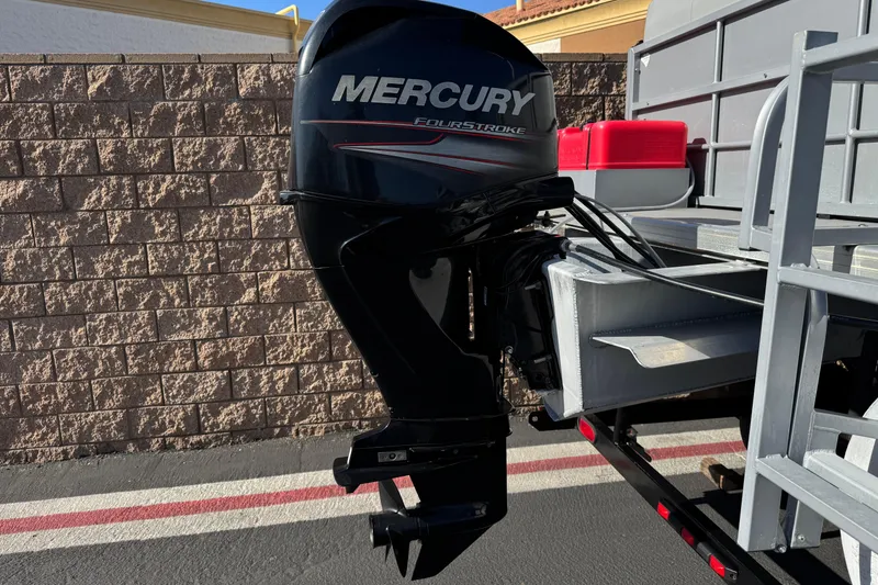Slide: The Image of 2018 Bentley Pontoons 180 CRUISE with Mercury FourStroke outboard motor. - 7